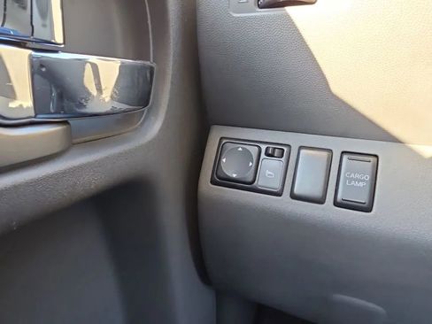 Used 2013 Nissan Frontier SV image 42