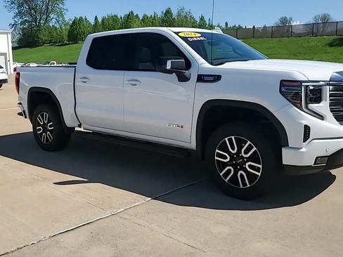 Used 2024 GMC Sierra 1500 AT4 w/ Technology Package AWD/4WD image 2
