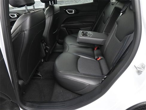 New 2026 Jeep Compass Latitude image 39