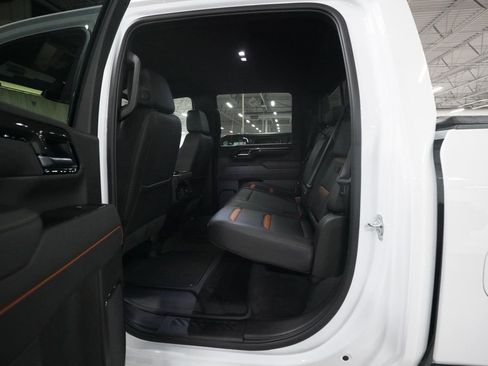 Used 2025 GMC Sierra 2500 AT4 w/ AT4 Preferred Package AWD/4WD image 14