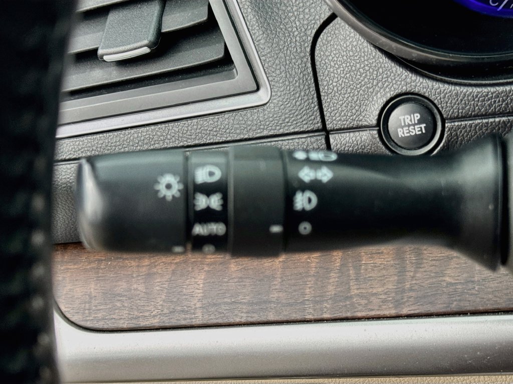 Used 2016 Subaru Outback 2.5i Limited AWD/4WD image 12