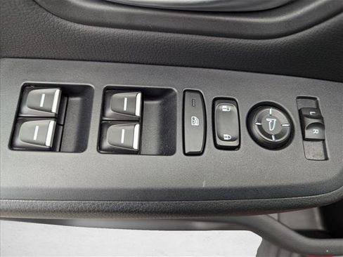 Used 2023 Honda Pilot Touring image 11
