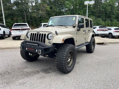 Used 2018 Jeep Wrangler Unlimited Sahara AWD/4WD image 35