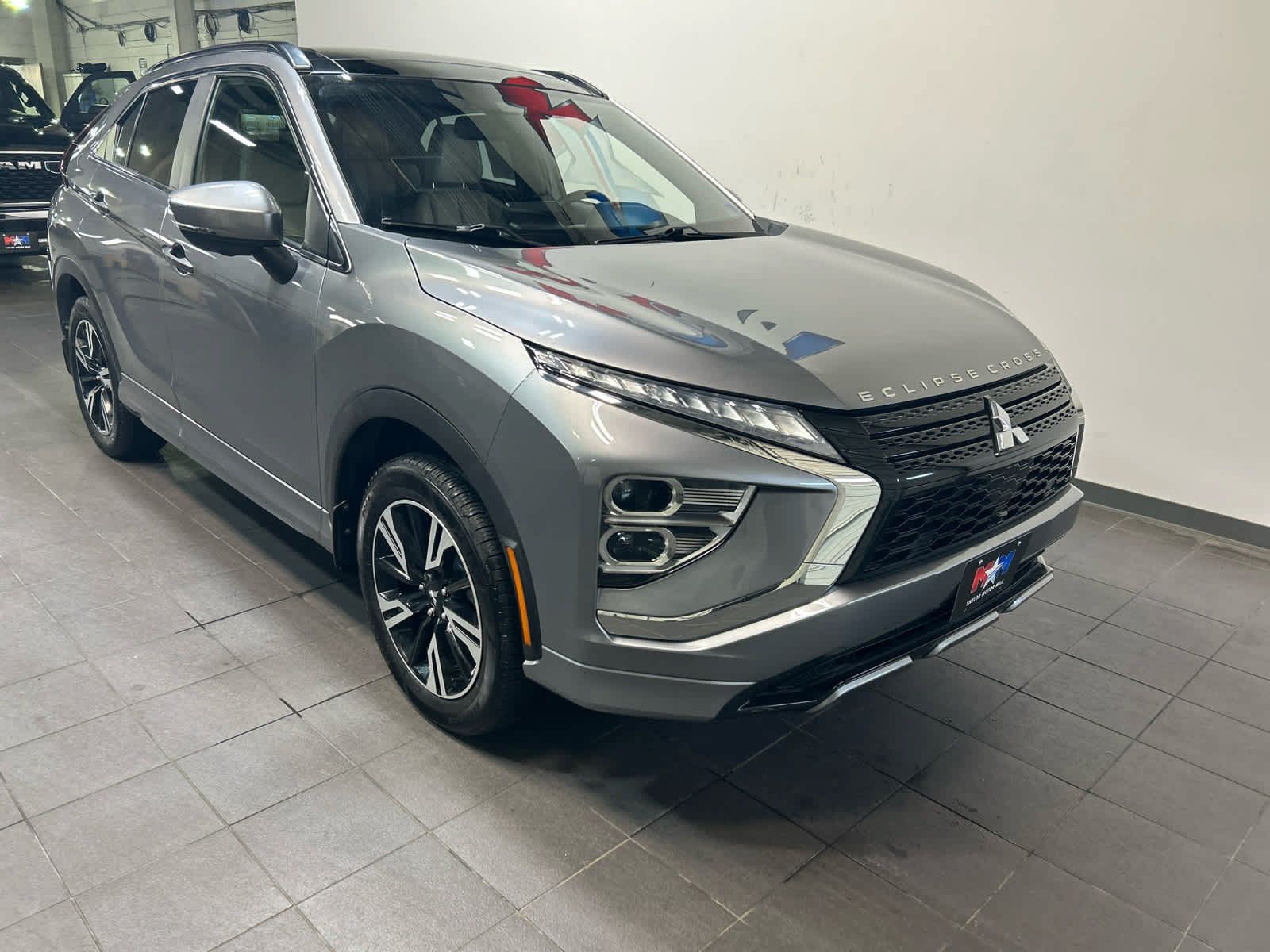 Used 2023 Mitsubishi Eclipse Cross SEL AWD/4WD image 2