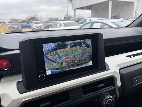 Used 2024 Toyota Tacoma TRD Off-Road image 22