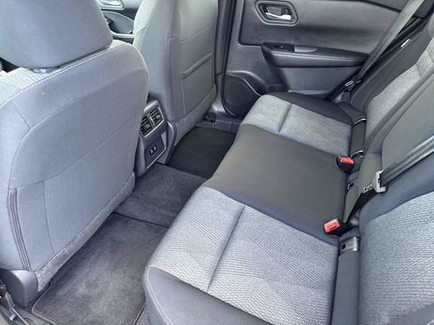 Used 2025 Nissan Rogue SV FWD image 30