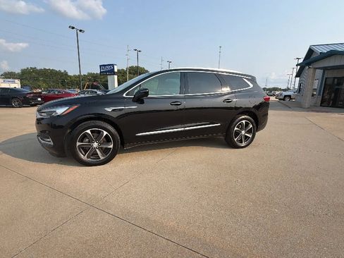 Used 2018 Buick Enclave Premium w/ Trailering Package AWD/4WD image 6