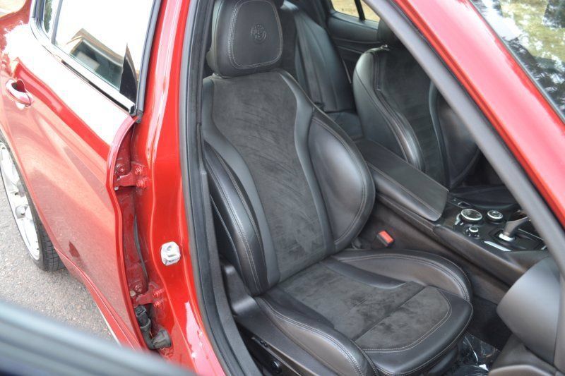 Used 2018 Alfa Romeo Giulia Quadrifoglio RWD image 27
