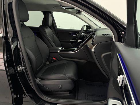 Used 2025 Mercedes-Benz GLC 350e 4MATIC image 22