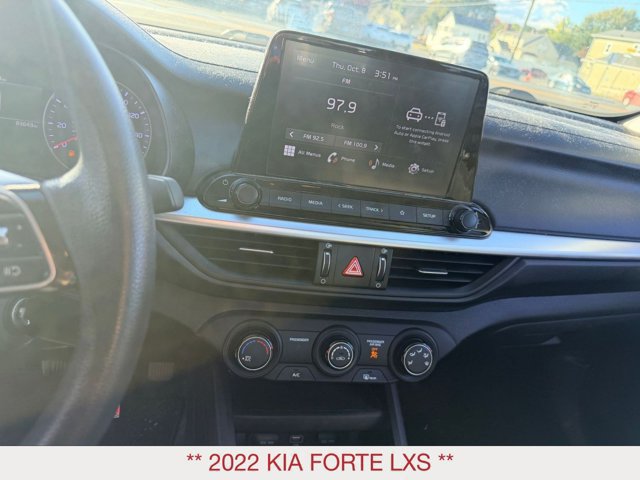Used 2022 Kia Forte LXS w/ LXS Technology Package FWD image 16