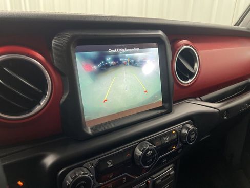 Used 2022 Jeep Wrangler Unlimited Rubicon image 19