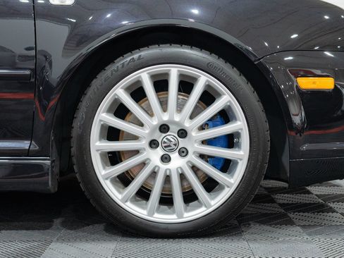 Used 2004 Volkswagen R32 AWD/4WD image 15