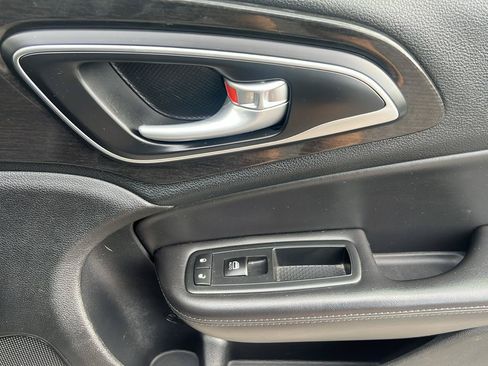 Used 2015 Chrysler 200 C w/ Sun/Sound Group FWD image 10