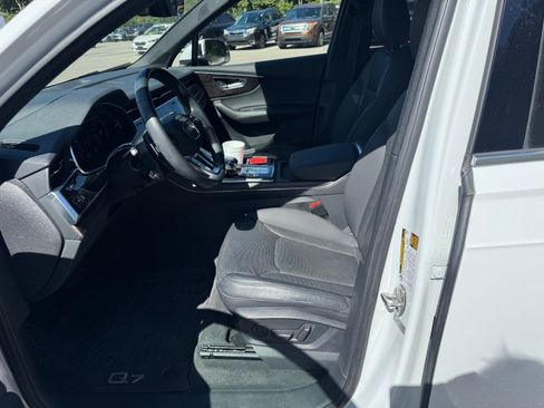 Used 2020 Audi Q7 3.0T Prestige w/ Prestige Package AWD/4WD image 12