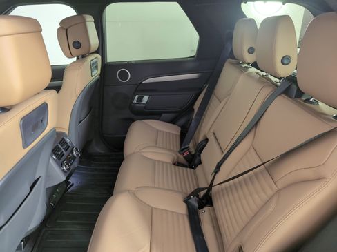 Used 2025 Land Rover Discovery Dynamic SE image 20