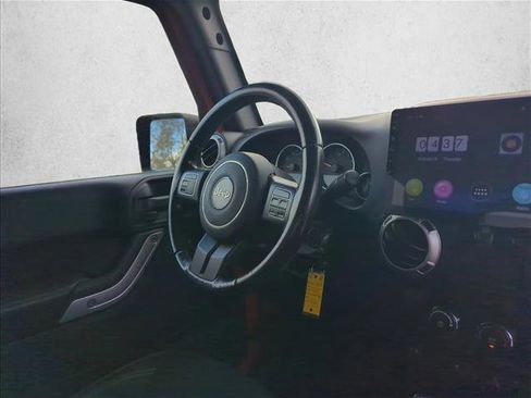 Used 2017 Jeep Wrangler Sahara image 18