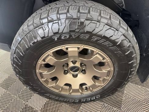 Used 2025 Toyota 4Runner Trailhunter AWD/4WD image 30