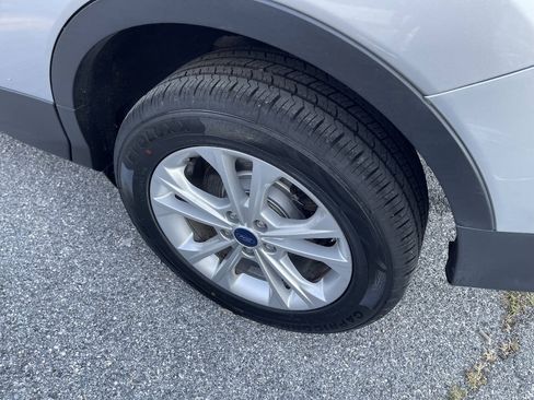 Used 2017 Ford Escape SE AWD/4WD image 29