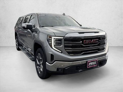 Used 2025 GMC Sierra 1500 SLT w/ SLT Premium Plus Package AWD/4WD image 3