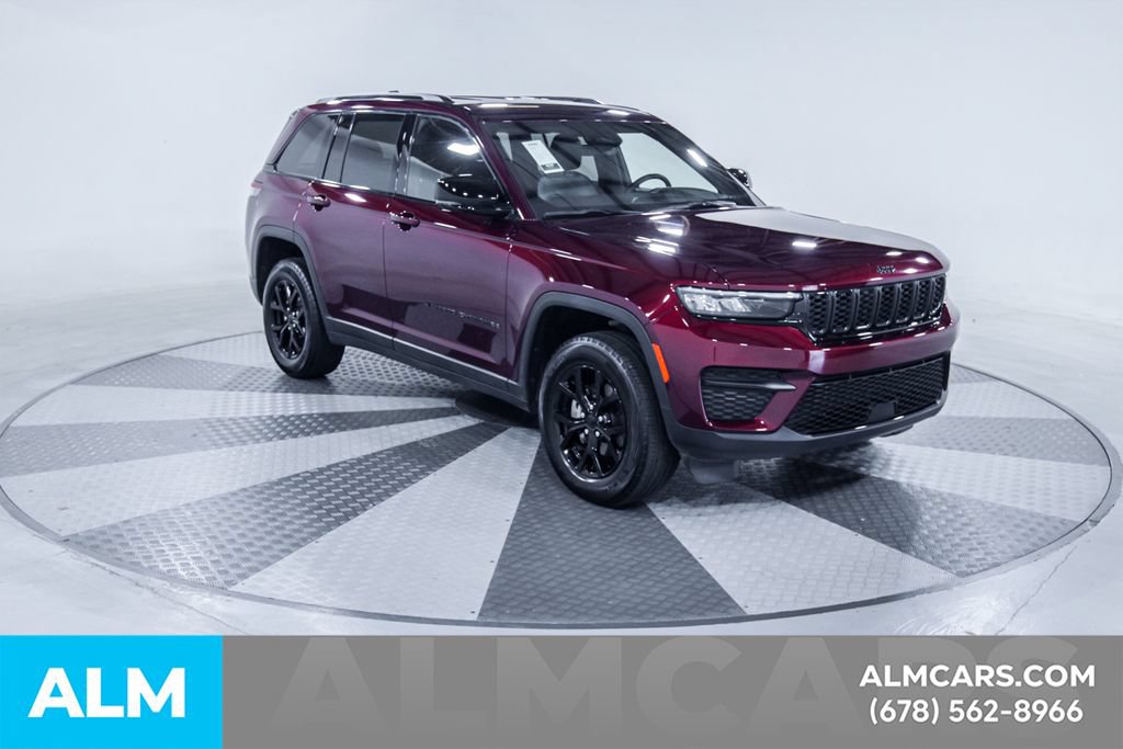 Used 2025 Jeep Grand Cherokee Altitude AWD/4WD image 13