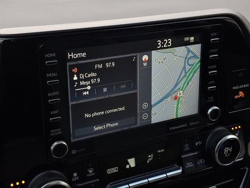 Used 2022 Toyota Highlander XLE image 17