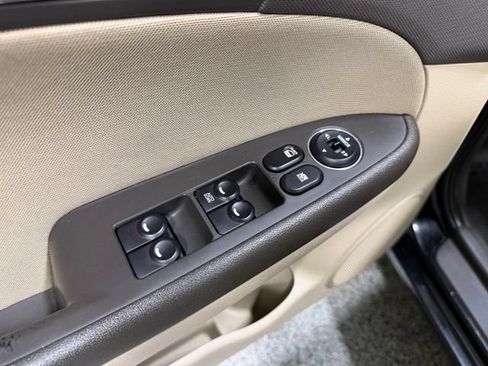 Used 2010 Hyundai Elantra SE FWD image 19