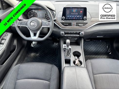 Certified 2025 Nissan Altima 2.5 SV FWD image 12