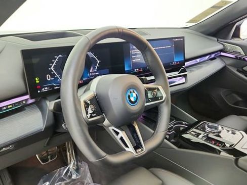 Used 2026 BMW 550e xDrive image 20