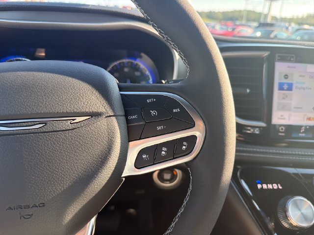 New 2027 Chrysler Pacifica Select FWD image 15