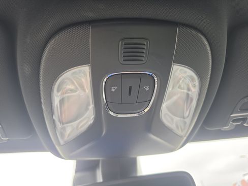 Used 2025 Jeep Compass Trailhawk w/ Trailhawk Convenience Group AWD/4WD image 33