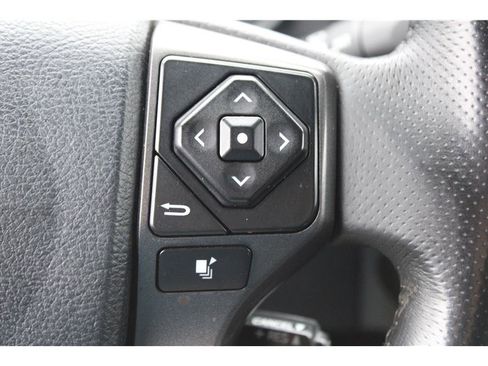 Used 2017 Toyota Tacoma TRD Off-Road w/ Premium & Technology Package image 19