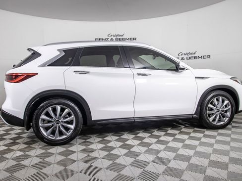 Used 2020 INFINITI QX50 Luxe w/ Navigation Package FWD image 5