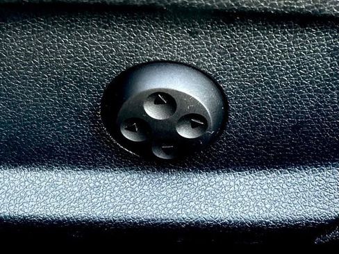 Used 2015 Mercedes-Benz C 300 Sedan image 23