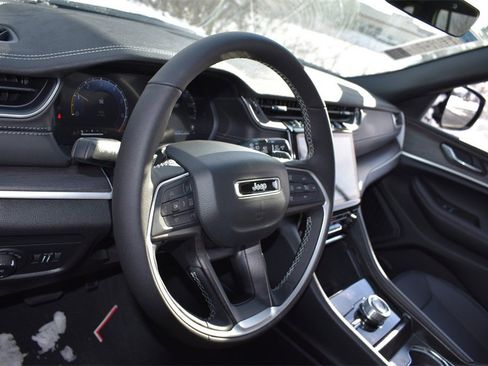 New 2025 Jeep Grand Cherokee Limited w/ Trailer Tow Package image 13