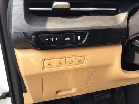 Used 2024 Kia Carnival EX FWD image 14