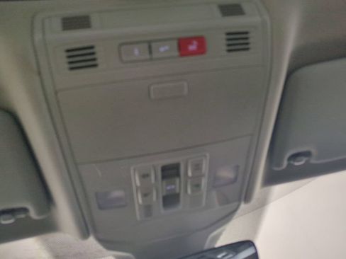 Used 2024 Volkswagen Jetta SE FWD image 21