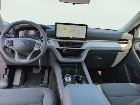 New 2026 Ford Explorer Active RWD image 18
