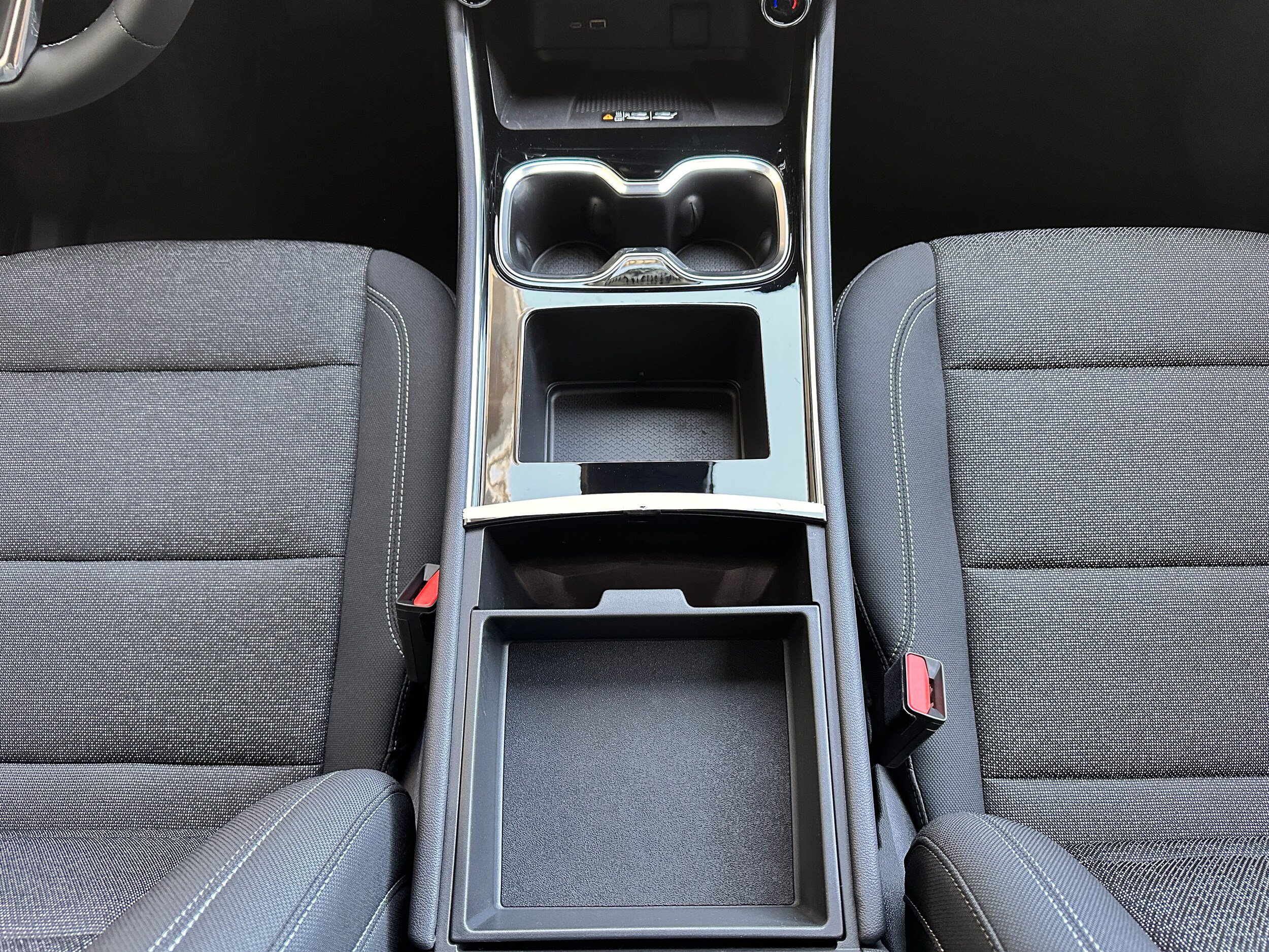 Used 2025 Chevrolet Traverse LT w/ Enhanced Driving Package AWD/4WD image 17