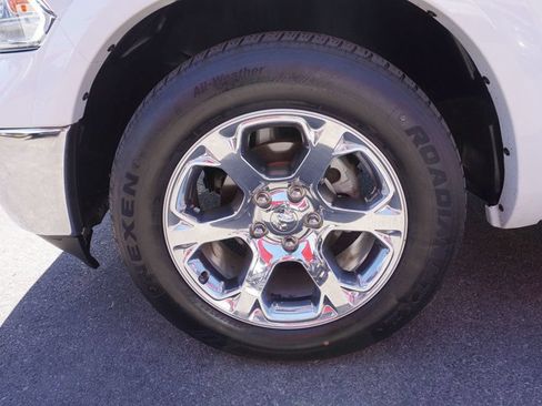 Used 2017 RAM 1500 Laramie AWD/4WD image 12