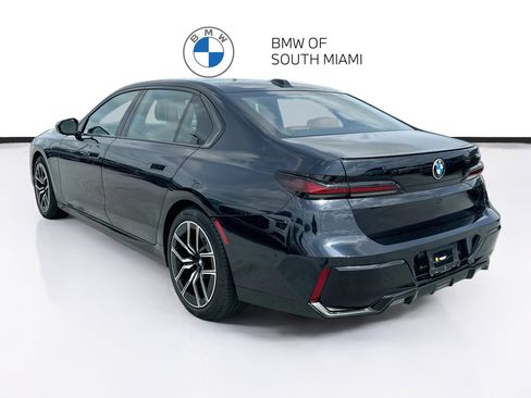 Used 2023 BMW 740i RWD image 5