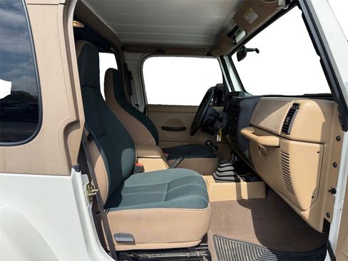 Used 1999 Jeep Wrangler Sahara image 15