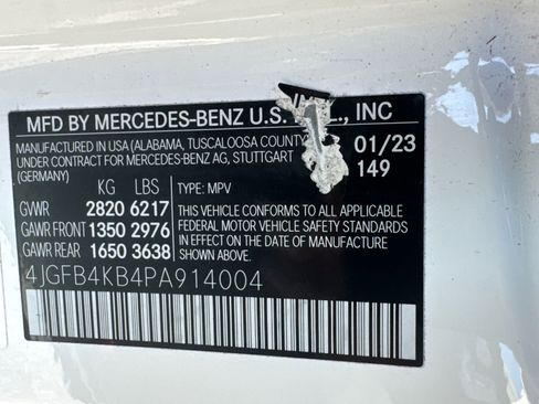 Used 2023 Mercedes-Benz GLE 350 4MATIC w/ Premium Package image 33