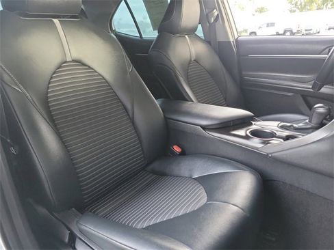Used 2021 Toyota Camry SE image 21