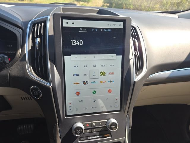 Used 2023 Ford Edge Titanium w/ Class II Trailer Tow Package AWD/4WD image 17