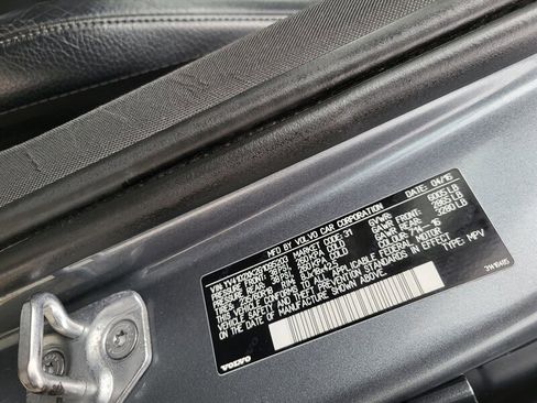 Used 2016 Volvo XC90 T5 Momentum image 32