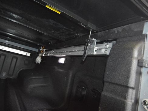 Used 2024 Nissan Frontier PRO-4X w/ Pro Convenience Package image 22