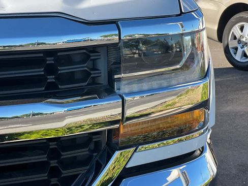 Used 2018 Chevrolet Silverado 1500 LT RWD image 11