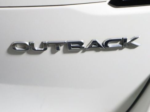 Used 2023 Subaru Outback Premium image 11