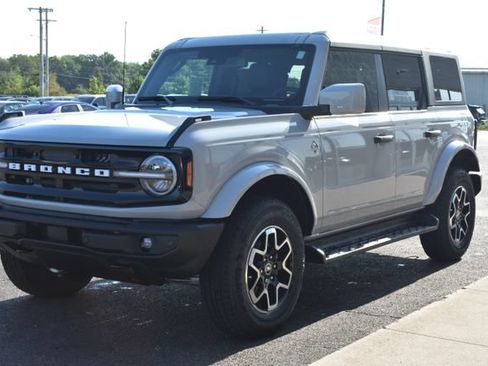 New 2026 Ford Bronco Outer Banks AWD/4WD image 18