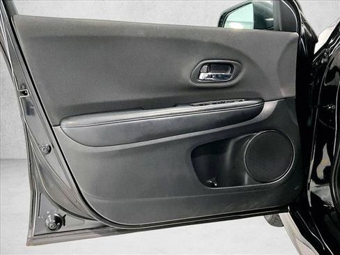 Used 2021 Honda HR-V Sport image 18